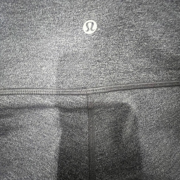 Lululemon Gray Mesh Panel High-Rise Leggings Size 4 28” inseam - Picture 2 of 6